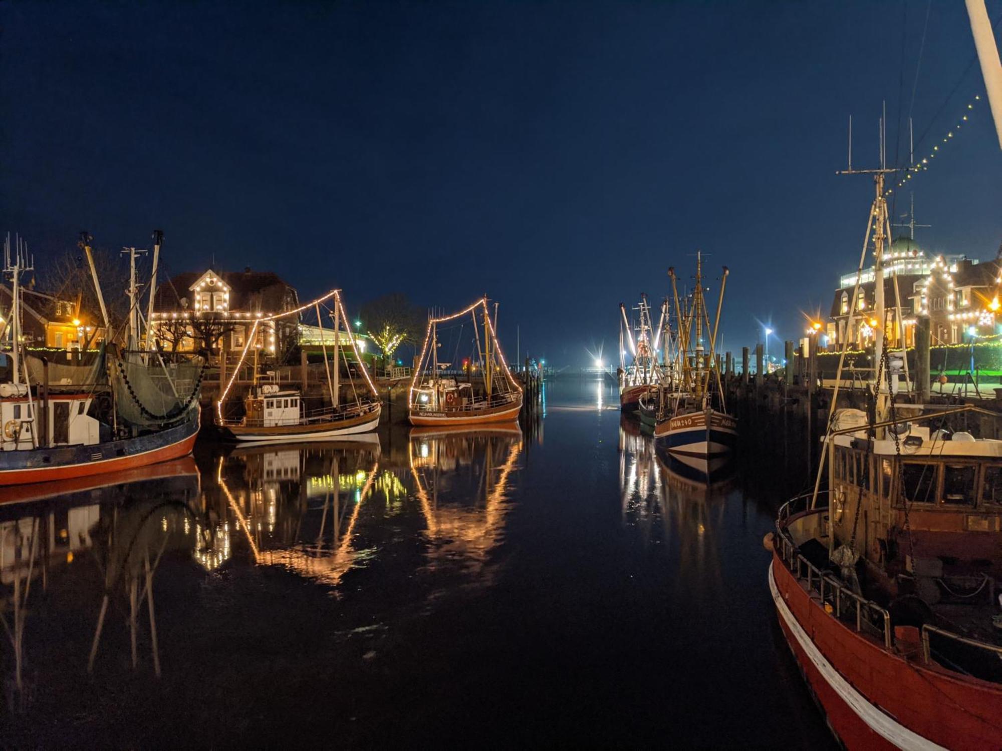 Drei-Insel-Blick Neßmersiel Esterno foto