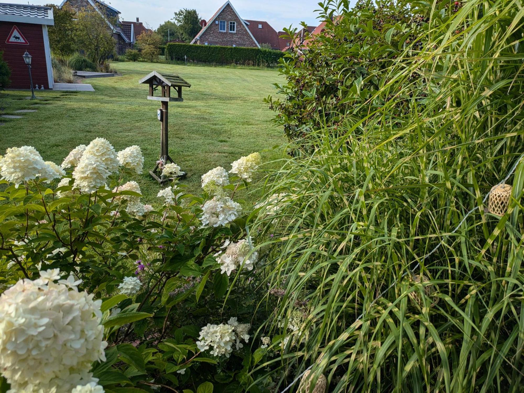 Drei-Insel-Blick Neßmersiel Esterno foto